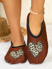 Women's Soft Sole High Elastic Indoor Dance Yoga Slippers, Fashion Heart Pattern, Suitable For All Seasons - Brown - View 2