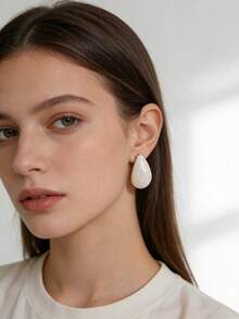 1 par de pendientes de botón con diseño de gota de ola oceánica azul, estilo nicho Ins, delicado y ligero, diseñado para mujeres, adecuado para uso diario, vacaciones de verano en la playa y otras ocasiones - Beis - Ver 2