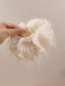 1个蓬松银色羽毛流苏发爪，柔美浪漫的法式优雅气息，适合发型设计、海滩、度假、拍照、野餐、派对等场合。 - 彩色 - 查看 1