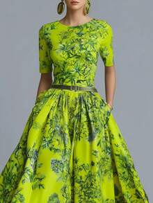 Magic Mia Women's Round Neck Half Sleeve Maxi Dress - Belted Waist A-Line Flared Skirt With Tropical Floral Print Detail | Elegant Fitted Fit For Formal Events, Evening Parties, Wedding Guests, Beach Vacations & Resort Getaways For Glamorous Luxury Looks - 綠色 - 查看 4