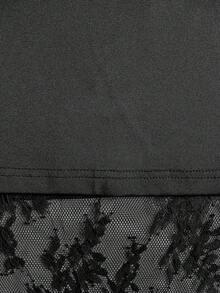 女士夏季简约黑色宽松T恤连衣裙，配以透视蕾丝花卉下摆和性感透视网纱裙 - 黑色 - 查看 4