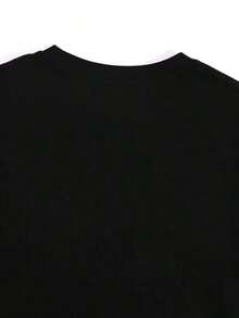 100% Pure Cotton, Breathable And Gentle On The Skin. Classic Crew Neck Design, Slim Fit, And Flattering For All Body Types. Fashionable Print With A Minimalist Style And High-Quality Finish. Unisex Design Perfect For Matching Outfits, Ideal For Everyday Wear, Dates, Leisure, And Streetwear – Versatile And Timeless. - 彩色 - 查看 4