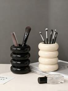 这款北欧风树脂化妆刷架可用作化妆刷架、桌面笔筒或梳妆台收纳盒。它适用于客厅、书房、卧室等各种空间。大容量设计非常适合女生，也可以作为圣诞礼物送给女朋友。 - 彩色 - 查看 7