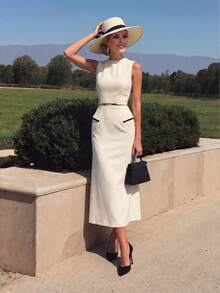Elegant Casual Sleeveless Round Neck Fitted Dress, Suitable For Daily Wear, Dates, White Dress, Summer Dresses, Holiday Dresses For Women - White - View 2