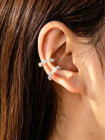 1对时尚水钻夹式耳环，简约休闲风格，适合日常佩戴、约会、度假、节日等场合，闪亮水钻耳环，是节日送礼的绝佳选择。