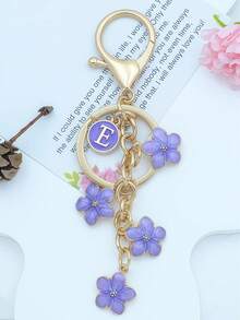1个紫色花朵珐琅油滴钥匙扣，A-Z字母花瓣钥匙圈礼品吊坠 - 淡紫色 - 查看 21