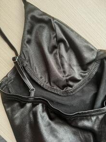 Áo thun satin bóng mượt, gợi cảm, sang trọng, thích hợp cho mùa hè, mùa xuân, đi biển, kỳ nghỉ, đám cưới, đi chơi, tốt nghiệp, thanh lịch, thường ngày, áo tank top & áo hai dây màu đen. - màu đen - Xem 8