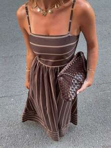 Women's Striped Print Casual Vacation Spaghetti Strap Dress, Color-Blocked Striped High-Waisted A-Line Maxi Dress,Brown Slip Dress, Striped Maxi Dress,Pinkish-Brown Striped Dress,French Retro Slimming Square Neck Suspender Maxi Dress Women,Elegant Summer Resort Dress,Elegant Dresses Women,Holiday Dress,Summer Holiday Outfits - 棕色 - 查看 1
