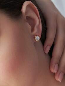 奢华优雅的925纯银镶钻圆形耳钉，适合日常佩戴 - Zircon Stud Earrings - 查看 3