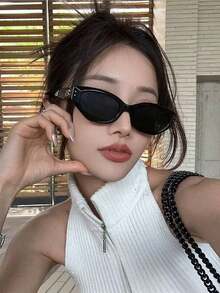 1 chiếc kính mắt mèo, dành cho cả nam và nữ, thiết kế cho khuôn mặt tròn, thời trang và đẹp, chống tia UV, thích hợp để đeo vào mùa hè, phụ kiện đi biển. Dành cho nữ. Chất liệu tròng kính là vải dệt kim, chống mồ hôi, thoáng mát. - Nhiều màu - Xem 4
