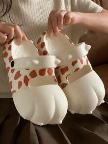 Women's Creative Cat Claw Thick-Soled Sandals, Cute Sweet Girl Giraffe Print Slip-On Breathable Non-Slip Open Toe Slippers, Fashionable Indoor/Outdoor Wear For Spring/Summer - Giraffe - View 3