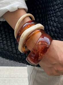 Nhiều màu A