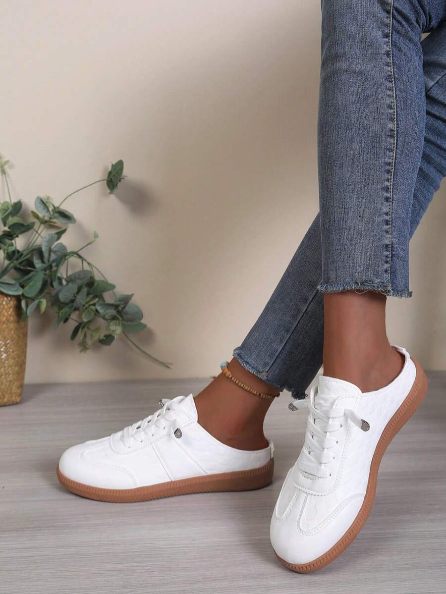 Sepatu Sneakers Wanita Putih PU Model Half-Slip-On untuk Komuter dengan Dekorasi Garis Kontras, Sepatu Kasual Bergaya Retro