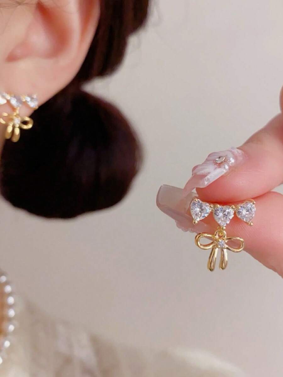 1件精美时尚百搭立方氧化锆蝴蝶结耳钉，优雅奢华，适合女性日常佩戴 - 蝴蝶型 - 查看 1