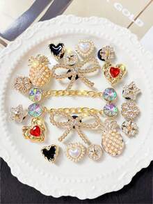 Conjunto de 20 acessórios com laços de strass dourados, pequenas correntes decorativas da série dourada, enfeites removíveis para sapatos, flores para sapatos DIY, modernos e elegantes, adequados para sandálias e chinelos perfurados, ideais para presentes de Natal. - Ouro - Ver 3