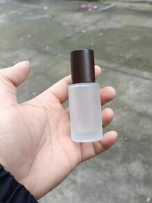 4个20毫升时尚磨砂玻璃喷雾瓶，可重复灌装香水瓶，高端喷雾瓶，适用于化妆品水和香水 - 查看 7