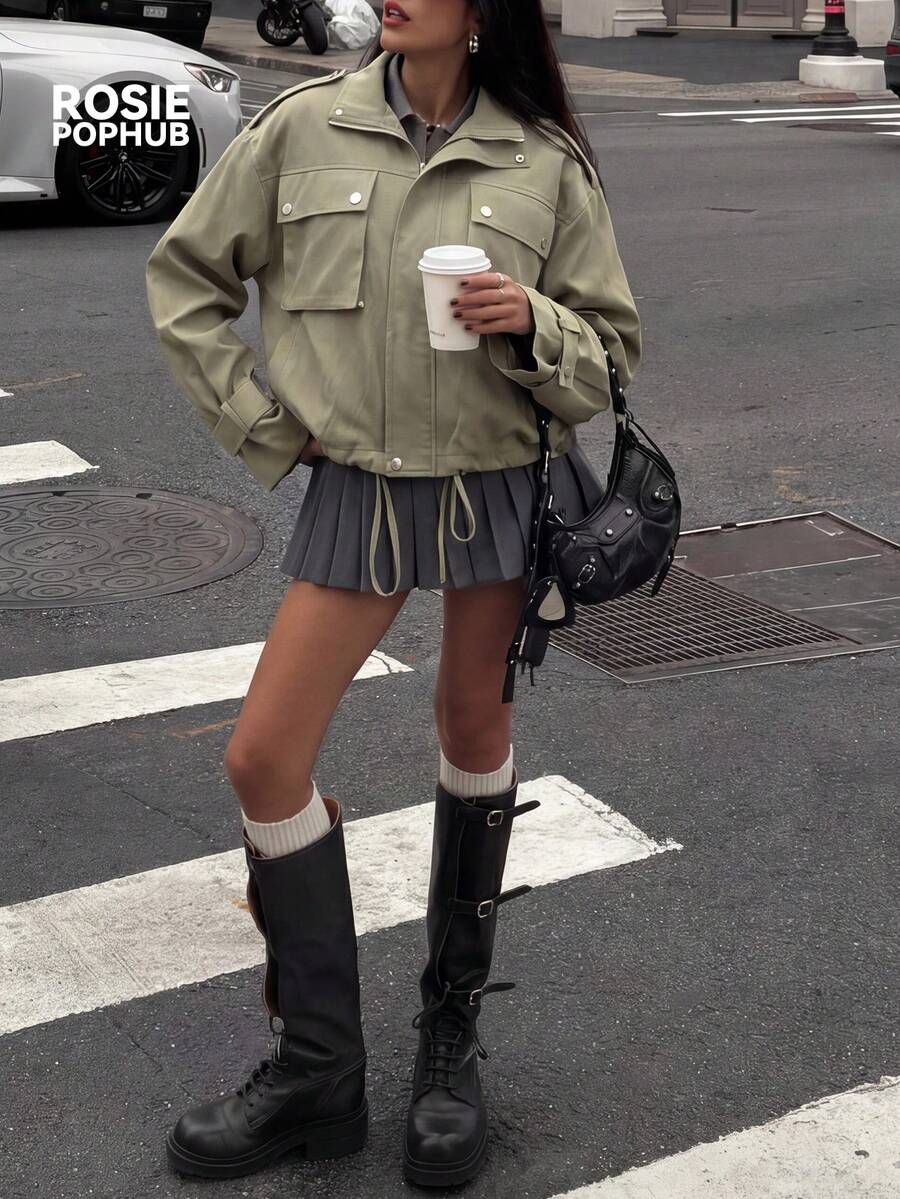 Veste style de rue verte pour femmes Rosie Pophub | Coupe-vent court en fibre de polyester avec col cranté, cordon de serrage à la taille et poches, décontracté pour le printemps/été, nouvelle arrivée - Militaire verte - Voir 1