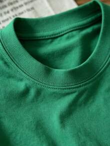 El estampado presenta un diseño en forma de corazón, una camiseta casual de manga corta y cuello redondo para mujer, adecuada para el uso diario en verano - Camiseta unisex - Verde - Ver 3