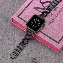一款黑色不锈钢表带，兼容 1 2 3 4 5 SE 6 7 8 Ultra，尺寸包括 49mm、45mm、44mm、40mm、38mm、41mm 和 42mm。时尚智能手表表带，可作替换表带、智能手表配件，金属表带，兼容 系列。 - 黑色 - 查看 3