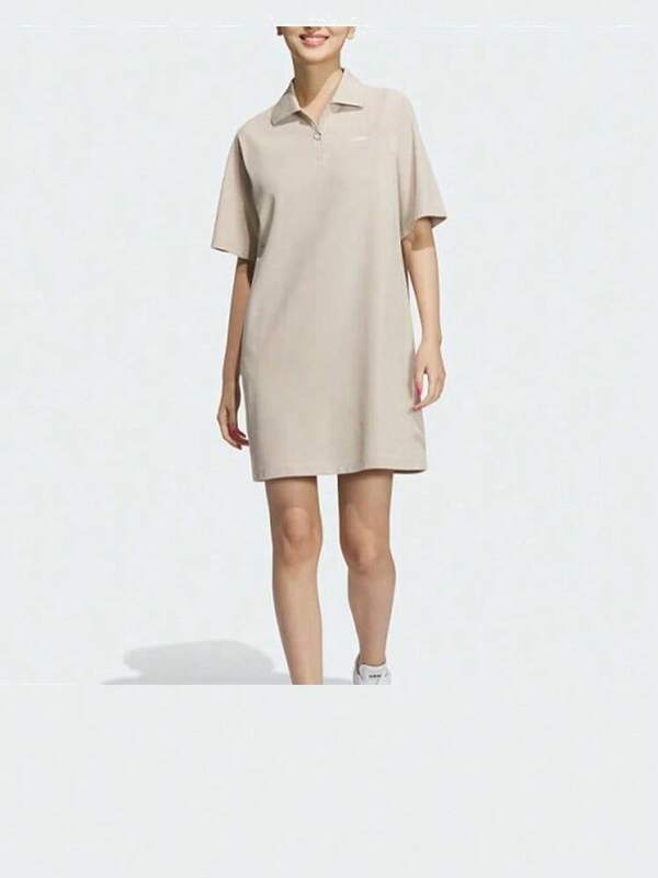 Adidas Gaun kasual wanita berkerah, pas badan, dan nyaman dipakai.
