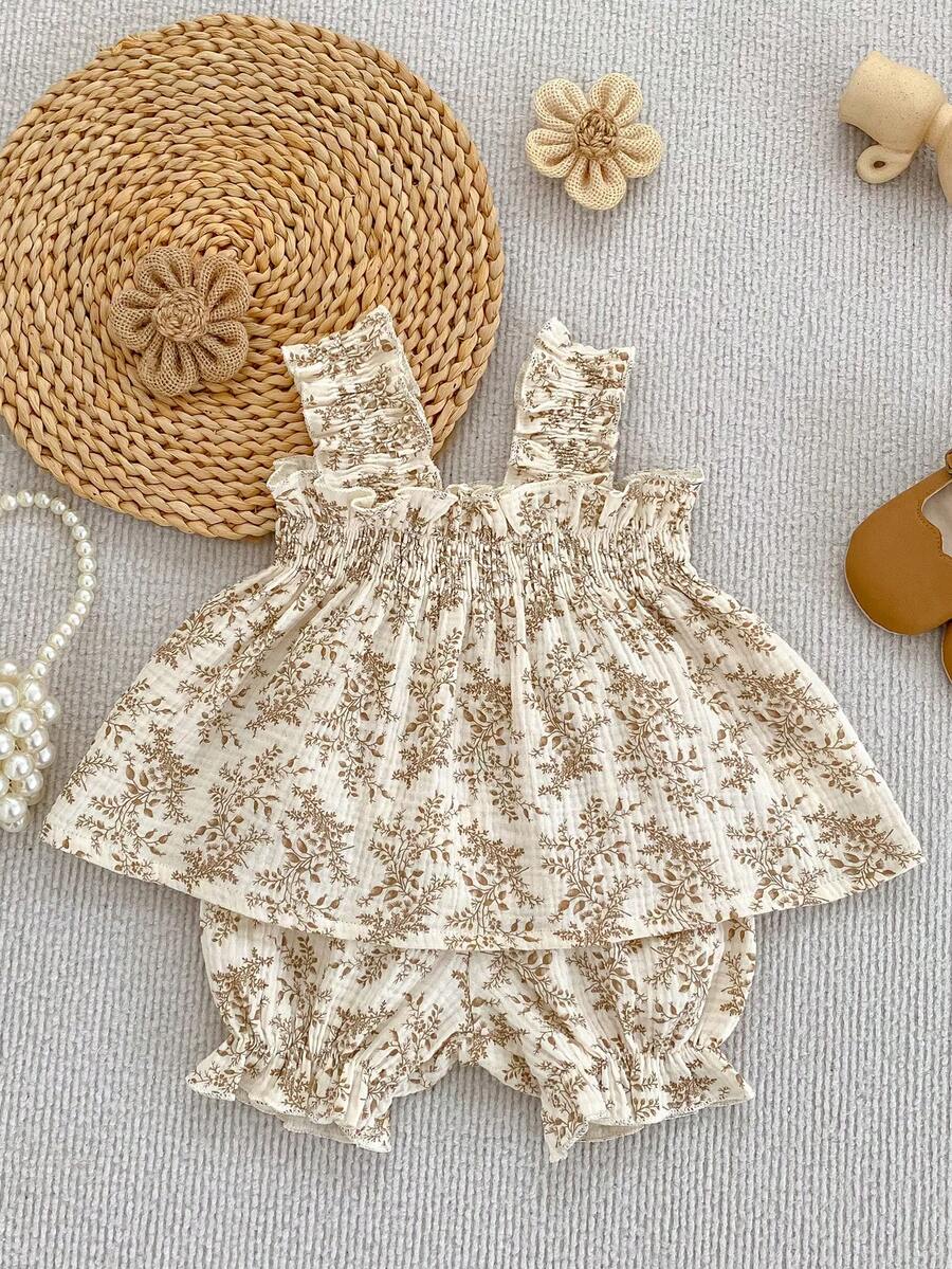 2pcs Baby Girl Ditsy Floral Spaghetti Strap Top And Ruffle Shorts Set