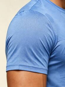 AHTELB A Men'S Quick-Dry Sports T-Shirt Moisture-Wicking Short-Sleeve Top Suitable For Gym Workouts, Casual Running, And Basketball Training | Lightweight, Round Neck Gym Wear Men, Men's T Shirt, Men's Gifts, Men's Tops, Fishing Gifts For Men, For Friends, Husband, Boyfriend Gifts - Blue - View 4