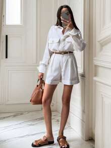 Conjunto de blusa y pantalones cortos de mujer de tela slub similar al lino, ligeramente transparente, en color blanco. Conjunto de shorts elegante y casual para playa y vacaciones, sin cinturón, para primavera - Blanco - Ver 2