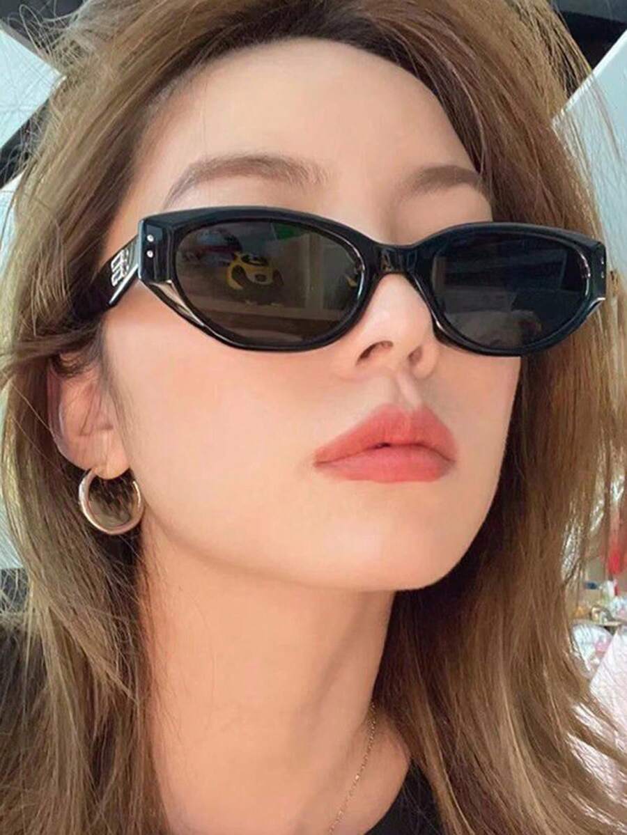 1 chiếc kính mắt mèo, dành cho cả nam và nữ, thiết kế cho khuôn mặt tròn, thời trang và đẹp, chống tia UV, thích hợp để đeo vào mùa hè, phụ kiện đi biển. Dành cho nữ. Chất liệu tròng kính là vải dệt kim, chống mồ hôi, thoáng mát. - Nhiều màu - Xem 1