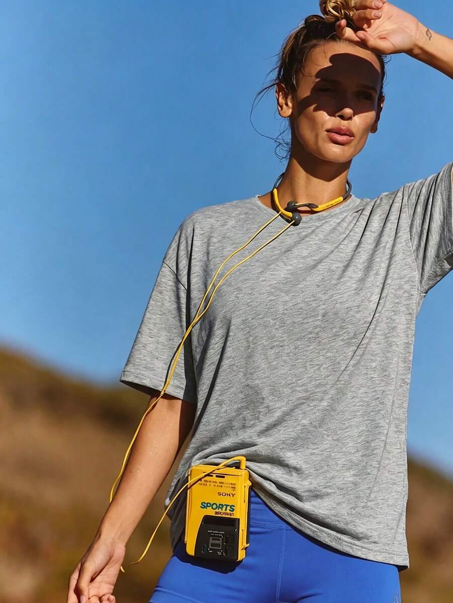 Speed mate Kaos Wanita Lengan Pendek Warna Polos dengan Kerah Bulat, Item Modis untuk Musim Panas