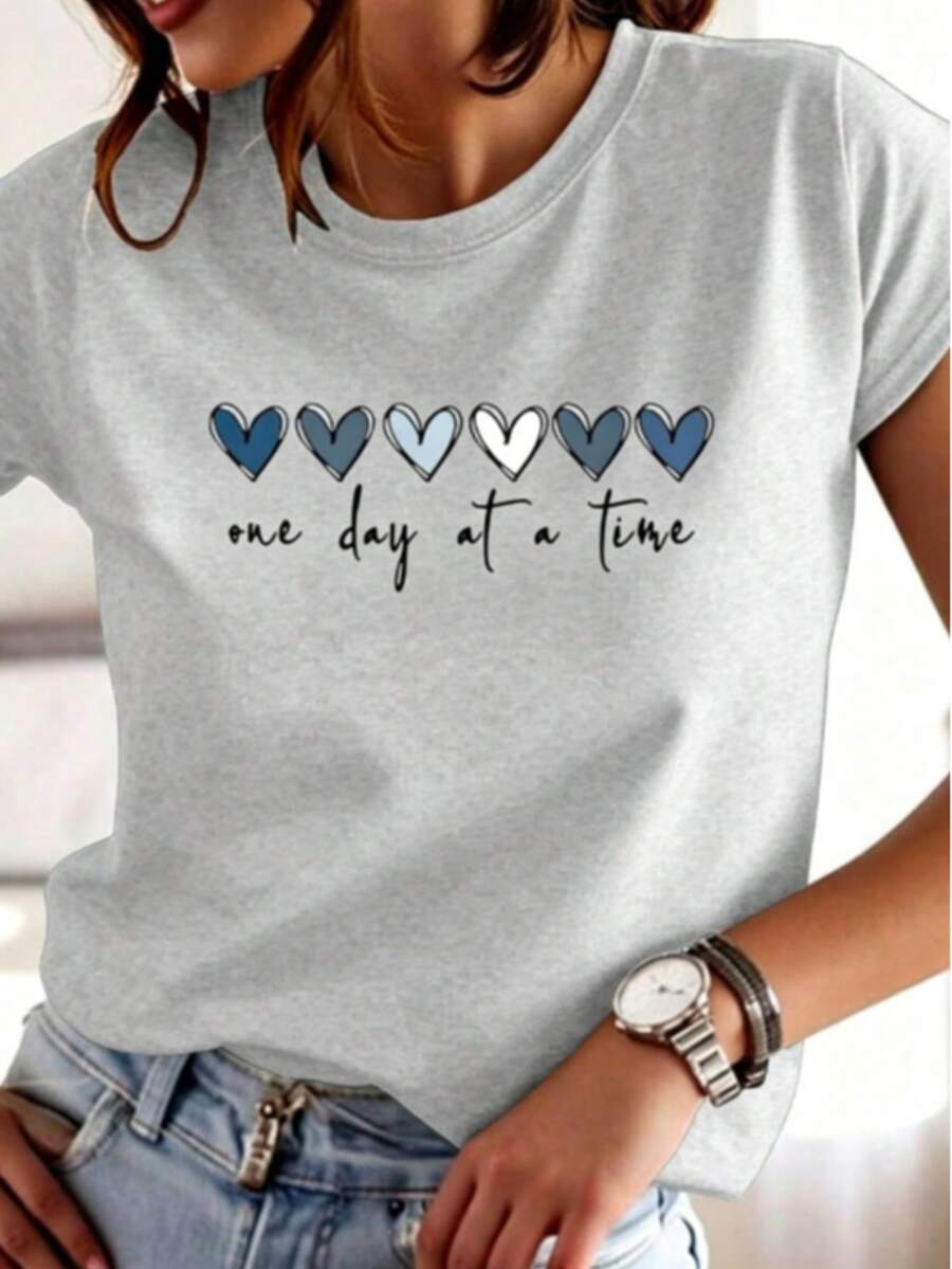 Simple Straight Tee Six Gradient Blue Grey Hearts Gentle Handwritten Text Print, Silky Skin Friendly Top For Relaxed Daily Wear - 灰色 - 查看 1