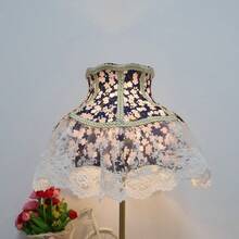 Abajur estilo Lolita, estampa de mármore preto e prata/sakura azul marinho, cúpula artesanal com franjas de pérolas e renda branca, ideal para criar um ambiente aconchegante no quarto. Somente a cúpula (corpo da lâmpada não incluso). - Abajur estilo Lolita - Ver 3