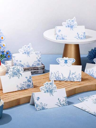 40张蓝白花卉图案桌卡，3.5英寸 x 2英寸，中式花卉空白帐篷式桌卡，折叠式桌牌，适用于婚礼、新娘送礼会、婴儿派对等场合。