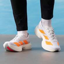 Giày chạy marathon adidas Adizero Adios Pro 4 bằng sợi carbon mềm mại và thoải mái dành cho nam, màu trắng và cam. - cam trắng - Xem 3
