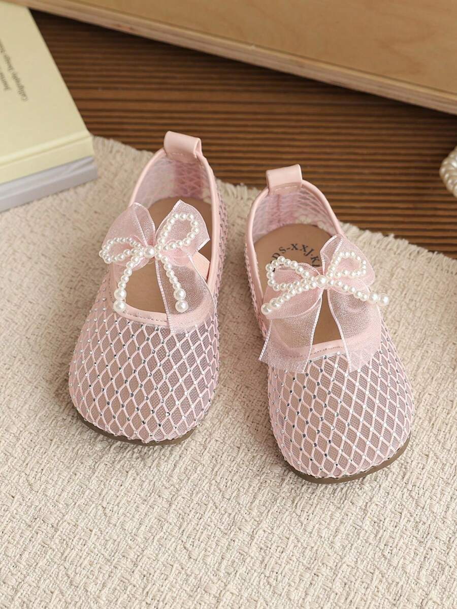 2026 Nuevos zapatos planos de niña con malla de seda + lazo de perlas, punta redonda de cuero suave con forma de V, que muestran el estilo retro francés, adecuados para la escuela o salidas de fin de semana - Rosa - Ver 1