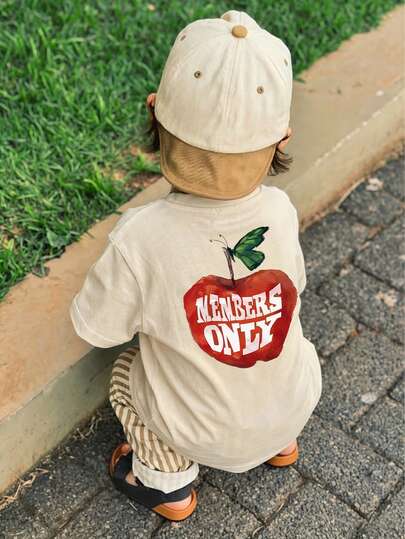 1pc Baby Girl"MEMBERS ONLY" Apple & Butterfly Graphic Watercolor Fruit Print Casual Round Neck Short Sleeve T-Shirt