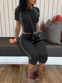 LovelyWholesale 女士条纹拼接圆领T恤和短裤两件套，夏季运动服 - 黑色 - 查看 2