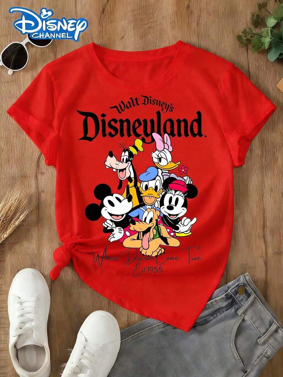 This Disney-Licensed Women's Summer Cotton T-Shirt Is A Disney 2026 Travel Souvenir. The Front Features Classic Disney Characters And Disneyland Logos, Perfect For Taking Photos At Disneyland, As A Travel Souvenir, For Everyday Casual Wear, Or For Matching Family Outfits. It Also Makes An Ideal Valentine's Day Gift For Friends And Family. Men's And Women's Clothing, New Spring Style, Comfortable And Skin-Friendly, Suitable For Outdoor Wear. - 紅色 - 查看 1
