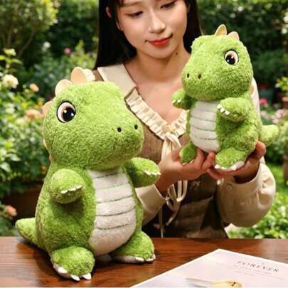 可爱的大眼睛恐龙毛绒玩具，有大小两种尺寸可选，是一款治愈系毛绒玩具，是送给孩子的好伙伴。色彩鲜艳，面料光滑柔软，弹性极佳，可用作桌面摆件、床枕、窗垫等。填充饱满，蓬松柔软，是送给朋友、女朋友和生日的理想礼物。