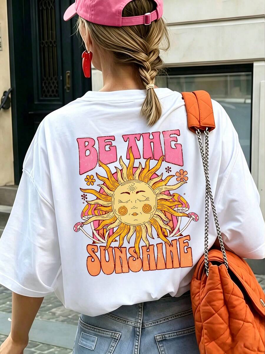 女士复古阳光字母涂鸦印花舒适透气宽松美式嬉皮风短袖T恤，适合春季樱花季、户外音乐节、城市漫步、公园漫步、轻松度假休闲氛围等场合。
