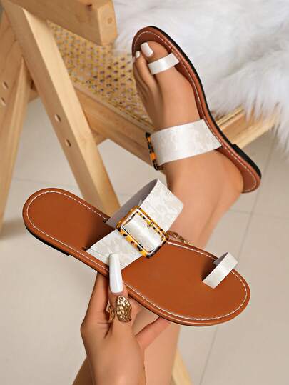 Mẫu dép xỏ ngón kiểu Pháp mới về mùa Xuân/Hè 2026, dép đi biển thời trang dành cho nữ.