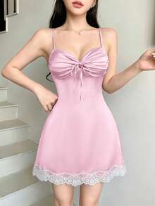 Vestido mini ajustado de satén rosa para mujer, con lazo delantero, tirantes cruzados, cintura con efecto espina de pescado, dobladillo con adorno de encaje, adecuado para citas, fiestas de cumpleaños, salidas diarias, vida nocturna, primavera/verano, joven y sexy, suave y dulce - Rosa - Ver 7
