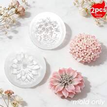 2件套3D立体花簇硅胶模具，层次分明，纹理细腻，耐热不粘，适用于制作蜡烛、香薰蜡烛、肥皂，是节日礼物、花卉爱好者的理想之选，也可用于家居装饰、桌面摆件、伴娘礼物和婚礼回礼。 - 2個模具散花/多蕊+圓點 - 查看 7