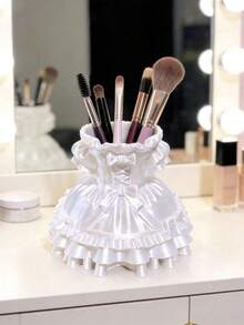 1 Stück Make-up-Pinselhalter in Prinzessinnenkleid-Form, herzförmige Schminktisch-Dekoration für Mädchen, thematischer Make-up-Pinselhalter und Stifthalter - Kunststoffmaterial, geeignet für Schminktisch, Frisiertisch-Dekoration, mit kompaktem Aufbewahrungseimer, Schreibtisch-Stifthalter, Raumdekoration, Schlafzimmer-Dekoration, Schulanfang - Verschiedenfarbig - Übersicht 3