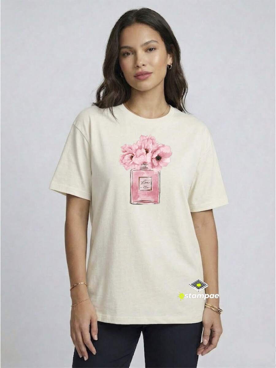 Tshirt Feminina Estilosa Estampada Perfume Floral Lançamento Camiseta 100% Algodão Camisetão Solta Oversized Plus Size Camiseta - Outono inverno - Estampaê - Creme - Visão 1