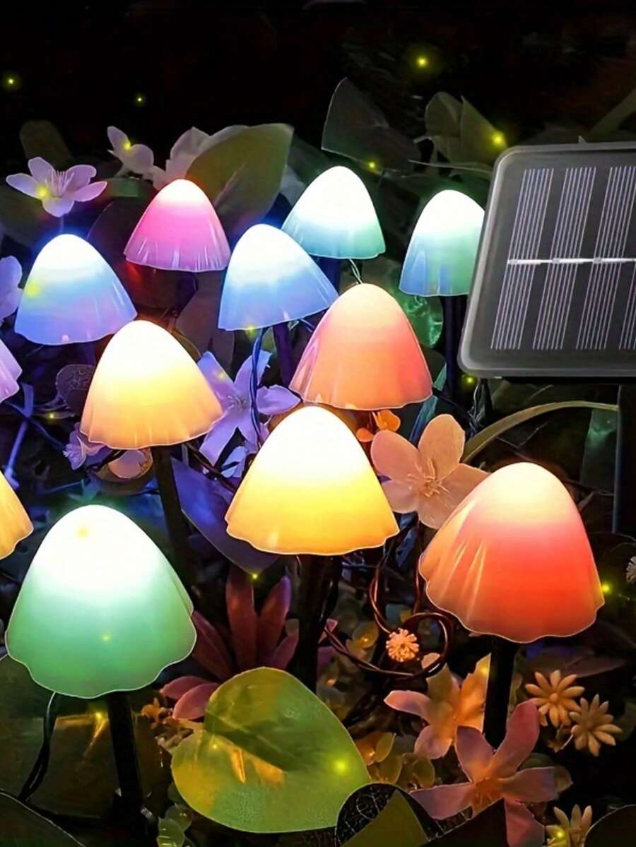 Dây đèn hình nấm năng lượng mặt trời 15 bóng, thiết kế hình nấm dễ thương, sử dụng năng lượng mặt trời, ánh sáng dịu nhẹ tạo nên không gian mộng mơ, thích hợp cho sân, bãi cỏ, vườn, hiên nhà, tiệc cưới, ban công, lối đi và các không gian ngoài trời khác, lựa chọn lý tưởng cho trang trí sân vườn và các dịp lễ hội.