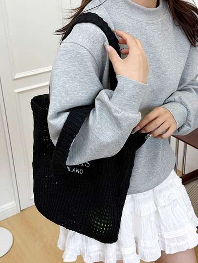 1 chiếc túi đeo vai bằng vải dành cho nữ, túi tote, túi xách tay chống trầy xước và mài mòn, dung tích lớn, đựng được hộ chiếu, tiền, thẻ ID, thẻ tín dụng, nhẹ, phù hợp cho mua sắm, đi làm, công sở, hẹn hò, du lịch hàng ngày. Túi Vfashion màu trơn có chữ cái.