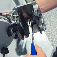 Chiave a cricchetto per pistoni freno auto, strumento di installazione per pistoni singoli/doppi/quadrupli, strumento di bloccaggio e rilascio per pinze freno, chiave per pinze freno, strumento durevole per la riparazione di automobili. - Nero - Visualizzare 4