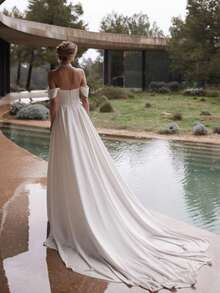 Sexy Off-Shoulder Ruched Satin Mermaid Wedding Dress With High Slit & Detachable Train, Wedding Dresses For Bride, Elegant And Comfortable, Includes Plus Sizes, Bridal Gown, Formal Dresses For Women, Suitable For Wedding, Party, Vacation, Bride, Formal Occasions, Dinner Dress, Prom Dress, After-Party Dress, Homecoming Dress, Cocktail Party, Birthday Party, Celebration, Gala, Festival, Ceremony - 白色 - 查看 5