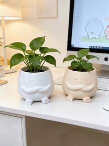 Bộ 4 chậu hoa in 3D đa năng: Chậu cây dành cho người đọc sách, Chậu cây ý nghĩa, Chậu cây thanh bình, Chậu cây mơ mộng. Chúng là những ngôi nhà hoàn hảo cho cây mọng nước hoặc cây kim tiền, có thể dùng làm giá đựng bút trên bàn làm việc, và là món quà tuyệt vời cho Ngày của Mẹ, sinh nhật hoặc tân gia. - Một kích cỡ phù hợp cho tất cả - Xem 3