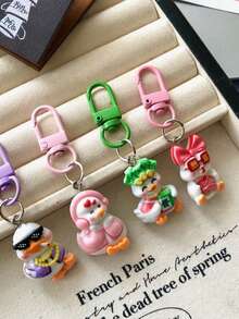2/4/6pcs Cute Cartoon Rich Duck Keychains, Bring Happiness And Relieve Stress, Suitable For Backpack Decoration, Student Gifts, Thanksgiving, Mother's Day, Graduation, Beach, Back To School, Party Favors Gifts For Mother, Father, Graduation, And Teacher - Multicolor - View 3